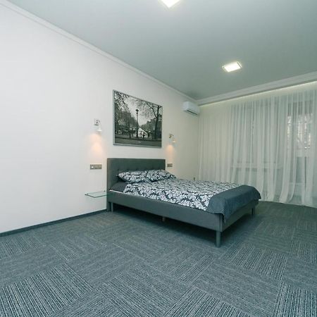 Hotrent City Deluxe Киев Екстериор снимка