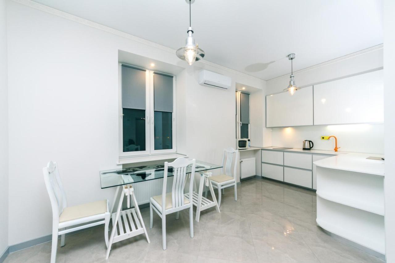 Hotrent City Deluxe Киев Екстериор снимка