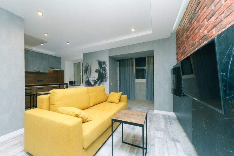 Hotrent City Deluxe Киев Екстериор снимка